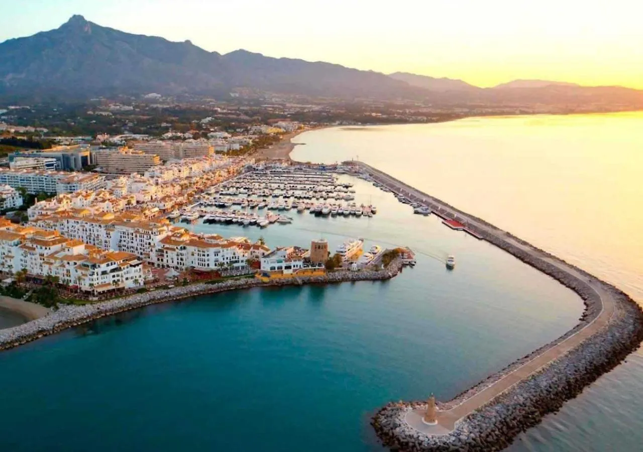 Luxury Escape - 3Br Penthouse, Breathtaking Views, Pool, In The Heart Of Costa Del Sol! Apartment Sitio de Calahonda Spain