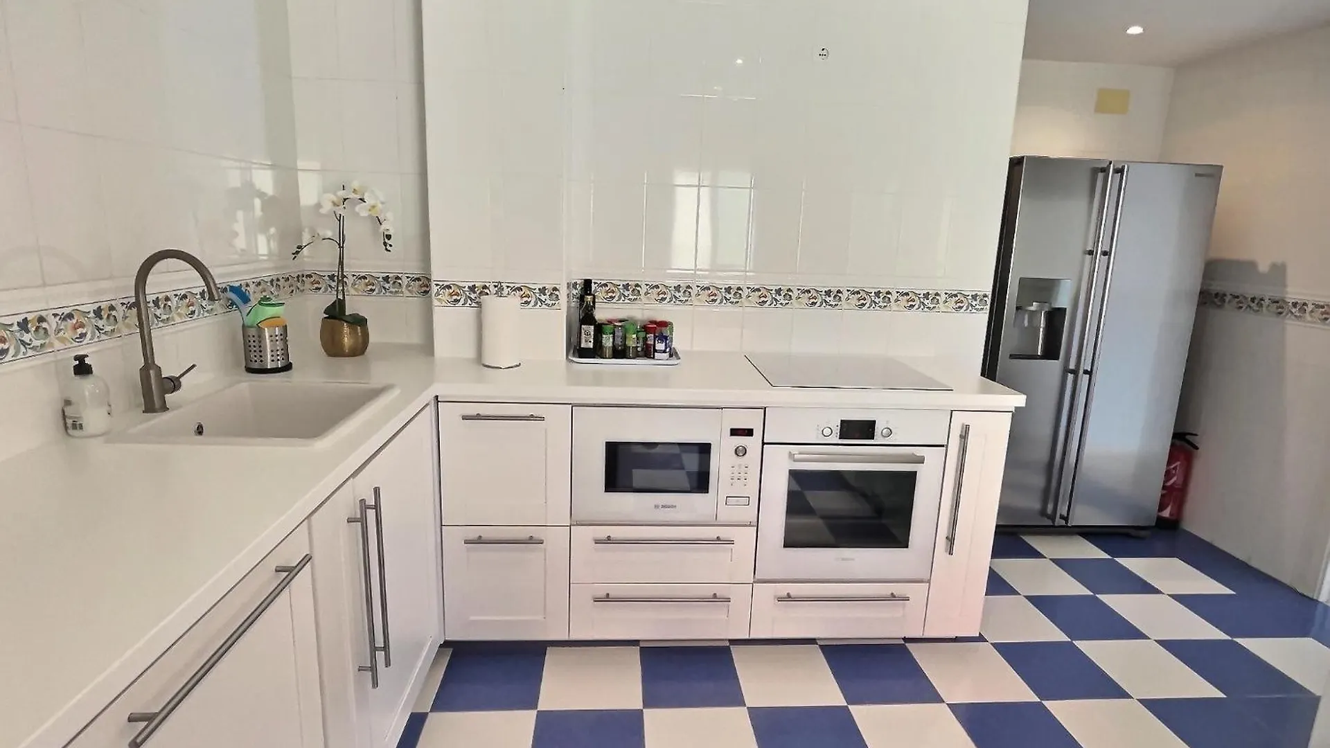 Luxury Escape - 3Br Penthouse, Breathtaking Views, Pool, In The Heart Of Costa Del Sol! Apartment Sitio de Calahonda Spain